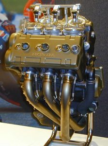 Honda_V5_Moto_GP_Engine_(cropped)